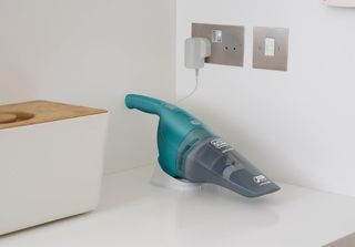 Aspirador Mano Black+Decker Dustbuster WDB115WA