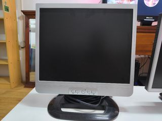 Monitores LG Antiguos Plata y Negro