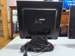 Monitores LG Antiguos Plata y Negro