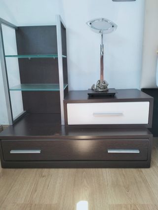 Cómoda con espejo
 y 2 Mesitas de Noche