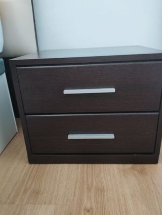 Cómoda con espejo
 y 2 Mesitas de Noche
