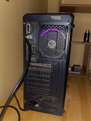 Ordenador MSI Negro con Luces Led