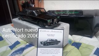 Coche a escala 1/18 Negro