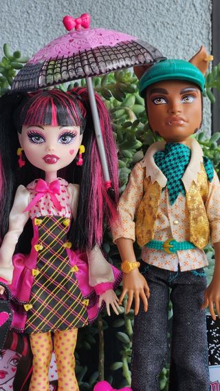 Monster High Draculaura e Clawd Wolf