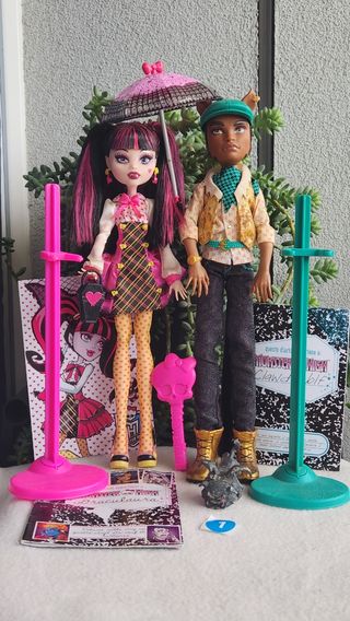 Monster High Draculaura e Clawd Wolf