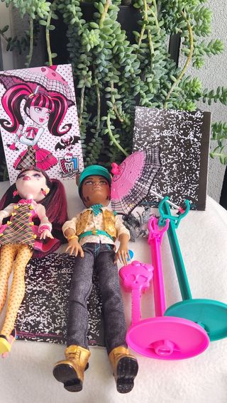 Monster High Draculaura e Clawd Wolf