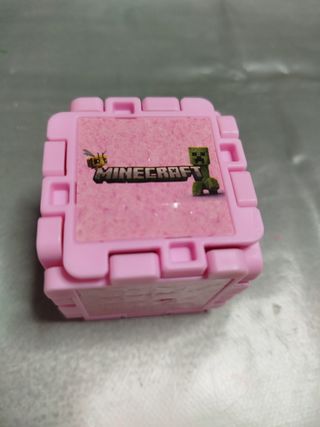 Figura cubo Minecraft rosa