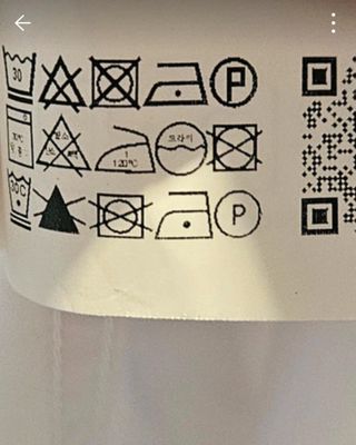 Chaqueta azul y camisa para eventos