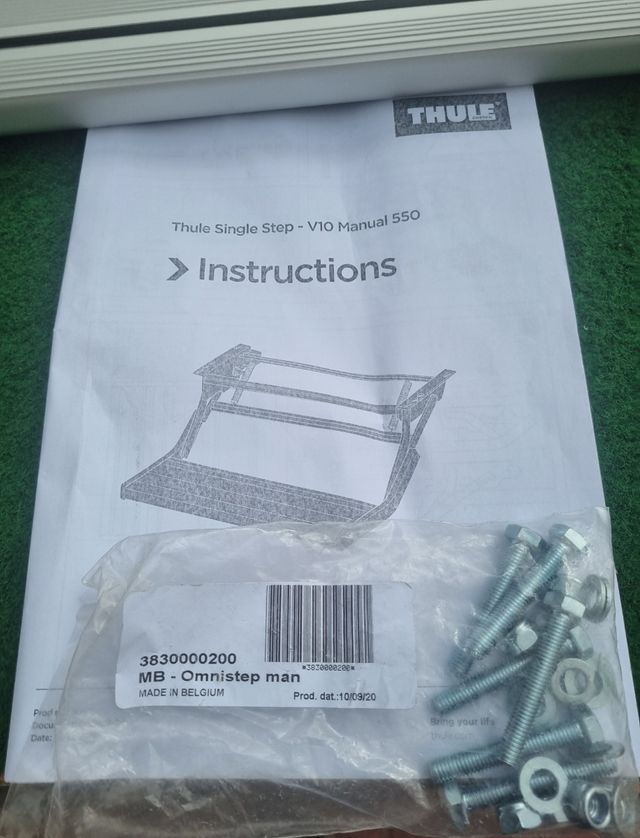 Escalón Thule Single Step V10 Manual 550