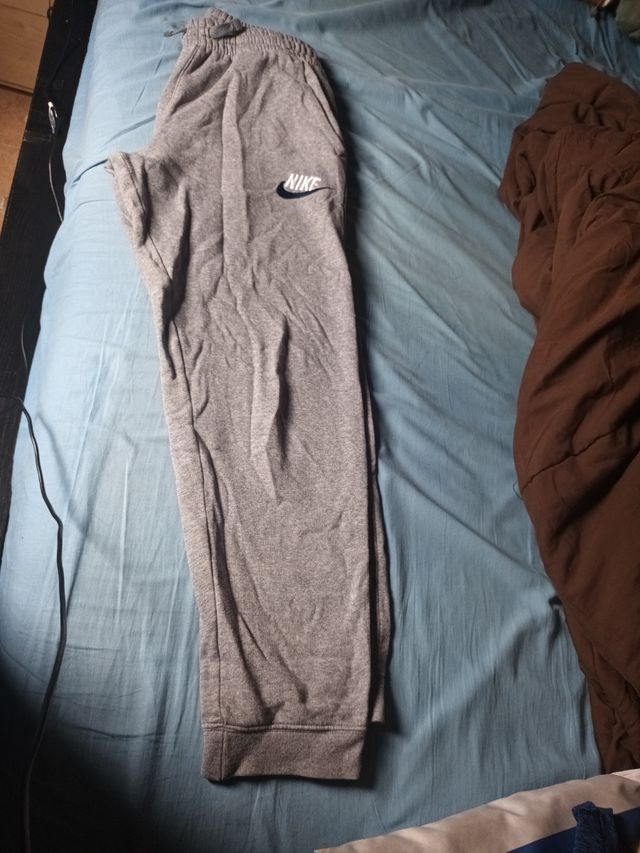 Pantalón chándal Nike gris