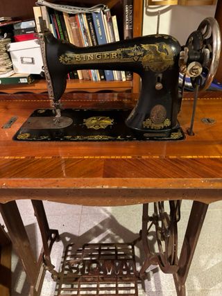Máquina de coser antigua Singer1