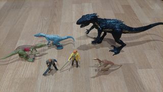 Figuras y Dinosaurios Jurassic World