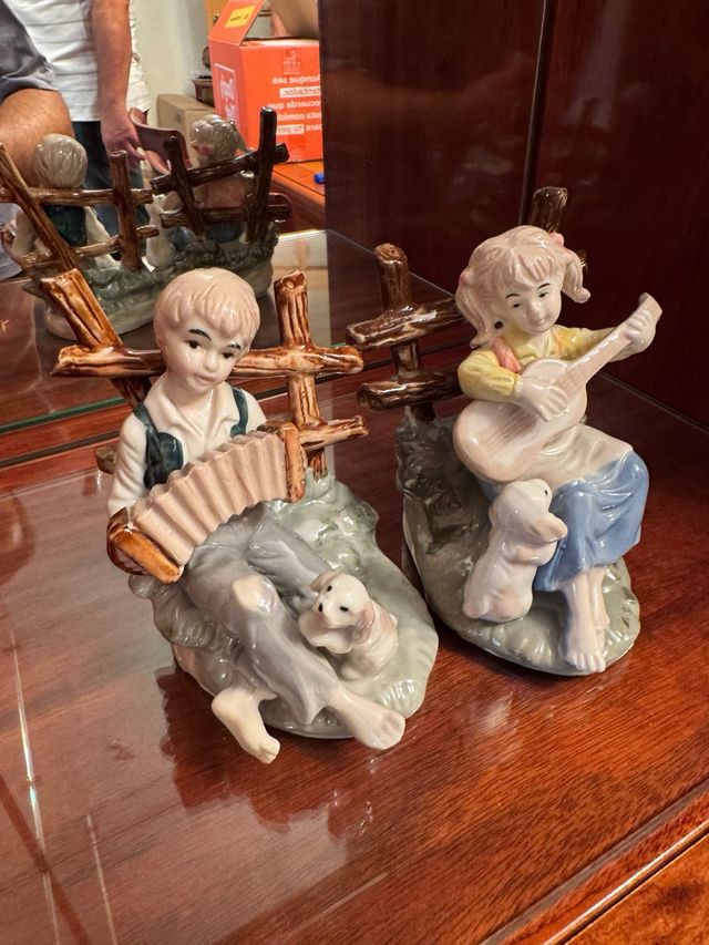 Figuras de porcelana musicos