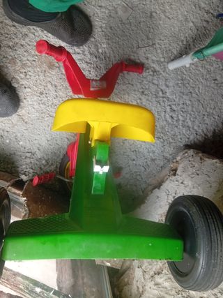 Triciclo infantil 