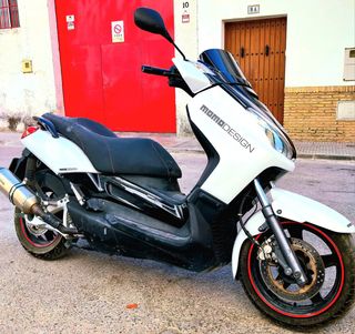 Yamaha Xmax 250cc