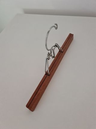 Perchas de madera vintage con pinza