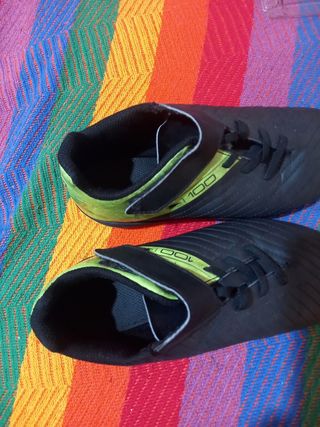 Botas de fútbol Kipsta Talla 35.5 Nuevas