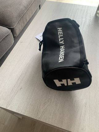 Helly Hansen. Neceser. Negro. 