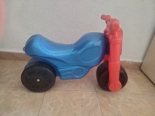 Moto para niños azul y roja