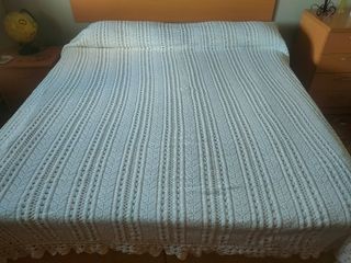 Colcha Ganchillo de perlé hecha a Mano Blanca 