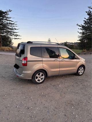 Ford Tourneo Courier 2017