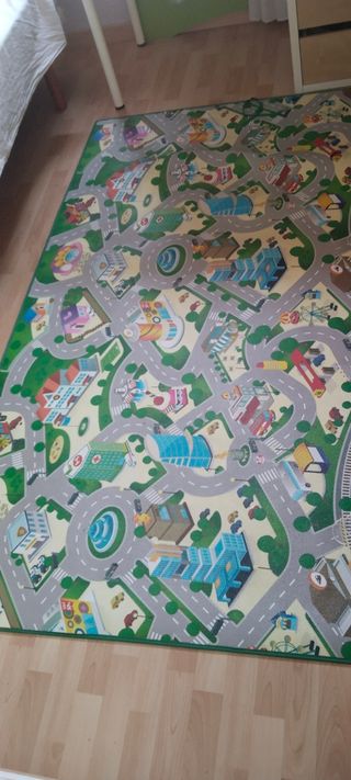 Alfombra infantil ciudad con carreteras