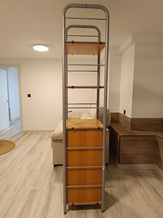 Mueble expositor y TV metal y madera