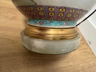 Lámpara de porcelana china con caballos