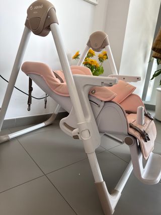 Trona evolutiva Mila de Jané con bandeja