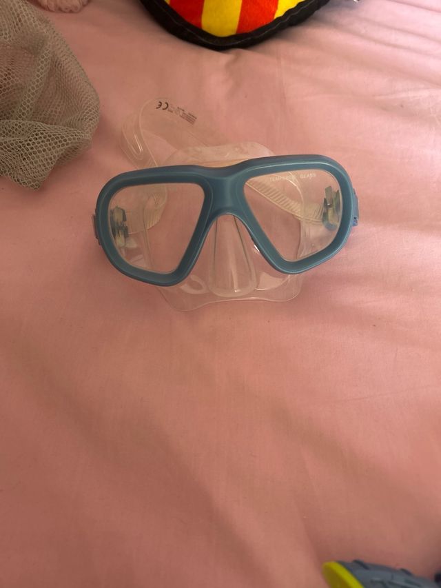 Gafas y tubo de buceo