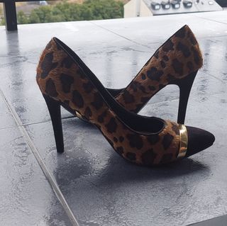 Tacones leopardo, sin estrenar.