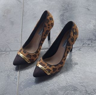 Tacones leopardo, sin estrenar.