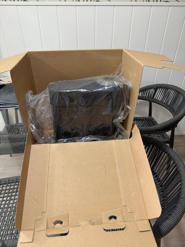 Cafetera Nespresso Negra