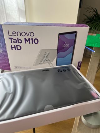 Lenovo Tab M10 HD con funda transparente