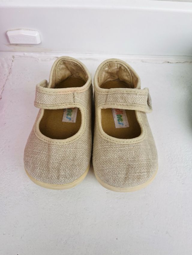 Zapatitos de tela para bebé