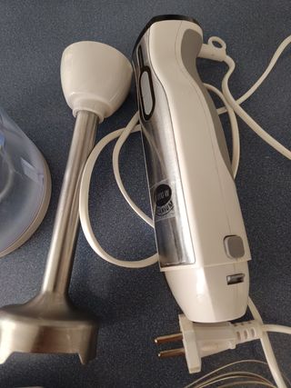 Batidora de mano y accesorios