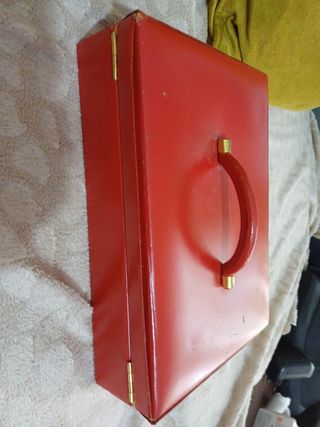 Caja Vintage Roja y Dorada
