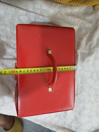 Caja Vintage Roja y Dorada