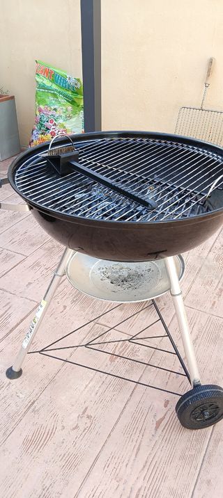 Barbacoa Negra y Plateada
