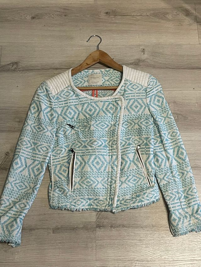 Blazer Trafaluc Zara Azul y Blanco