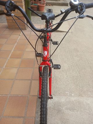 Bicicleta tándem roja