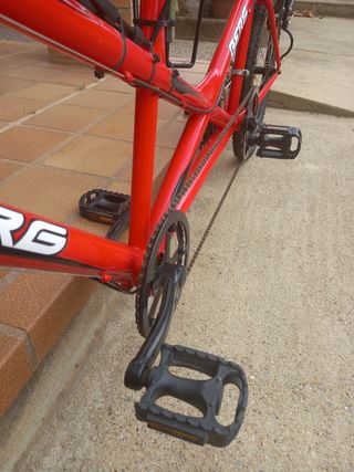 Bicicleta tándem roja