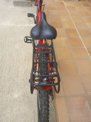Bicicleta tándem roja