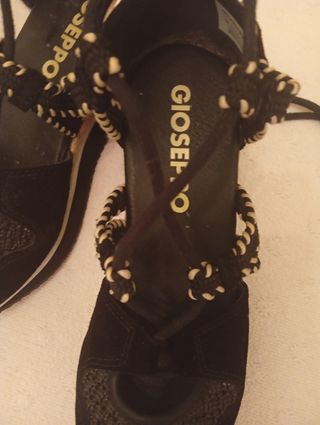 Zapatillas Gioseppo negras con cordones