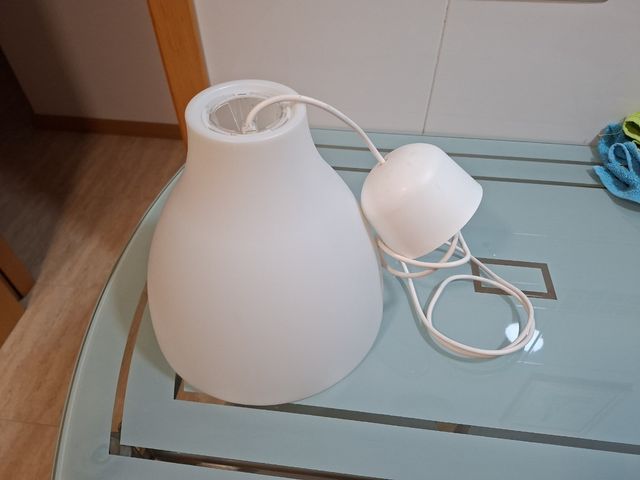 Lámpara colgante blanca. Pack de tres. 4,5 unidad.