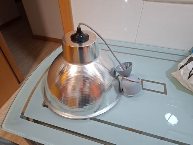 Lámpara colgante blanca. Pack de tres. 4,5 unidad.