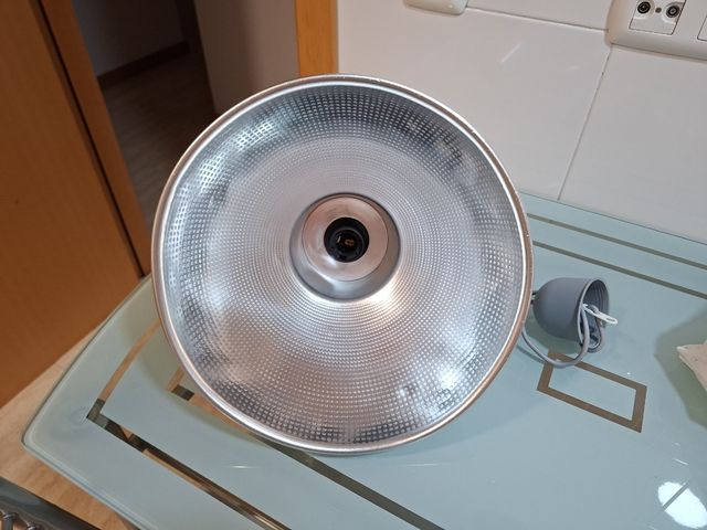 Lámpara colgante blanca. Pack de tres. 4,5 unidad.