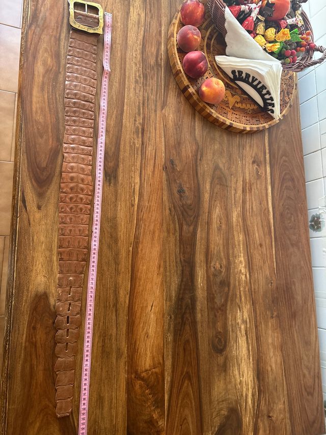 Cinturón de piel de cocodrilo