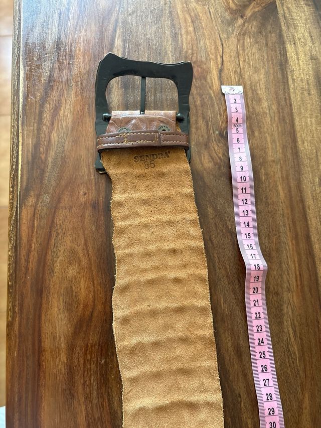 Cinturón de piel de cocodrilo