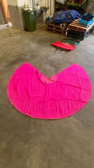 Capote de torear rosa